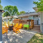 Pet-Friendly Minneapolis Home About 8 Mi To Downtown!